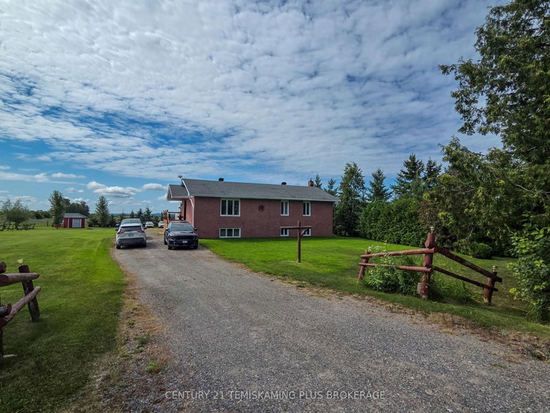 045090 Highway 562