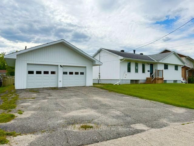 4 Niagara Street