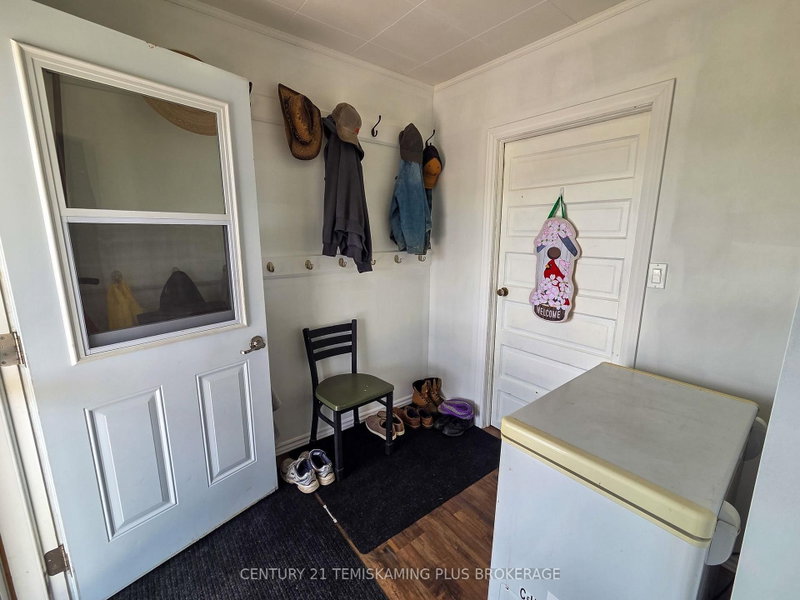 704344 Rockley Rd photo 4