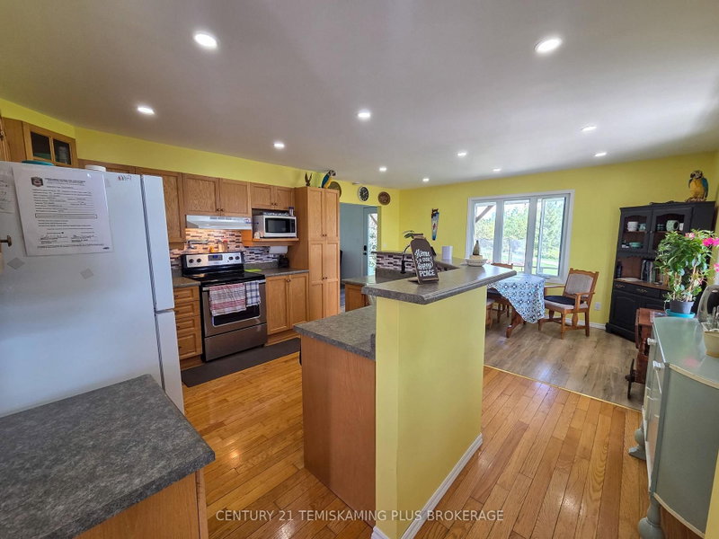 704344 Rockley Rd photo 5