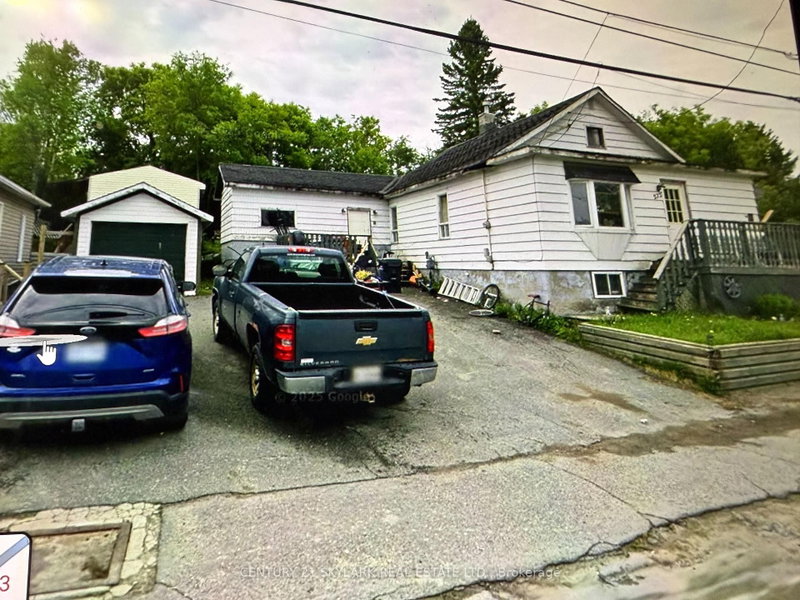 573 Government Road W