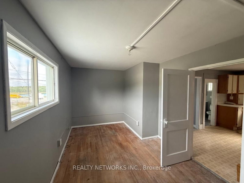 6 Hollinger Lane