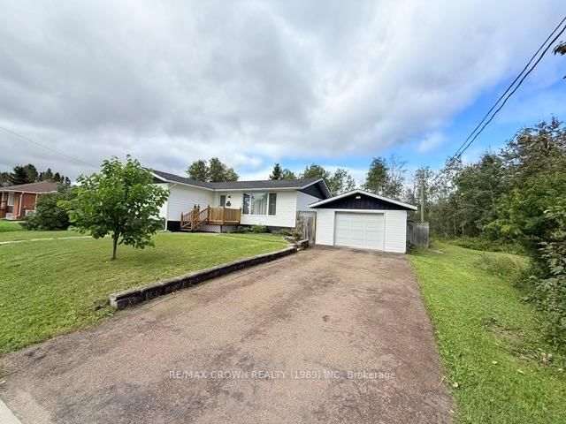 32 Winnipeg Street