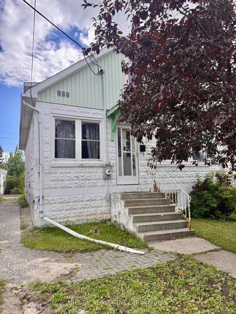 121 Floral Avenue