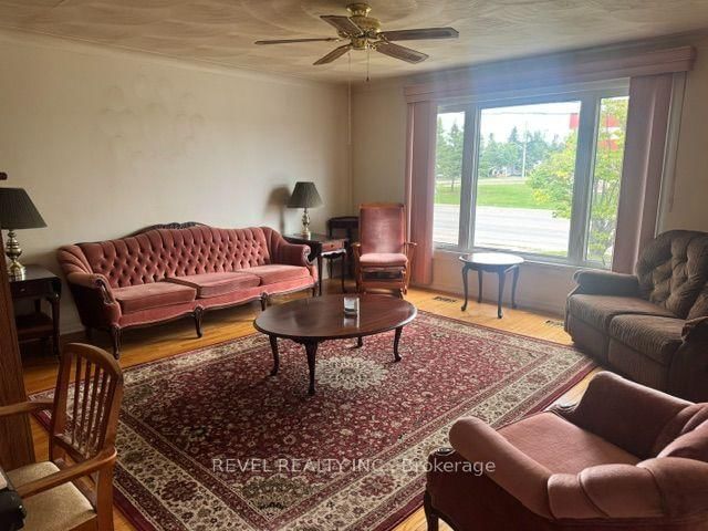 205 Jubilee Avenue W