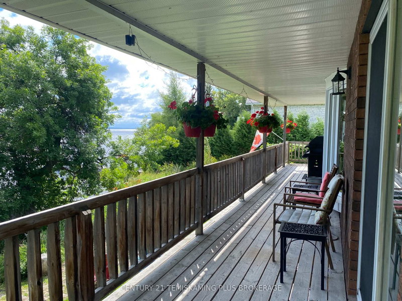 519 Lakeshore Road N N