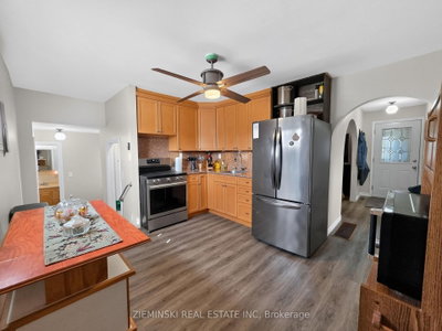 PT LT 4 CON 5 Newmarket TWP, 11 Highway • Iroquois Falls, ON photo 8