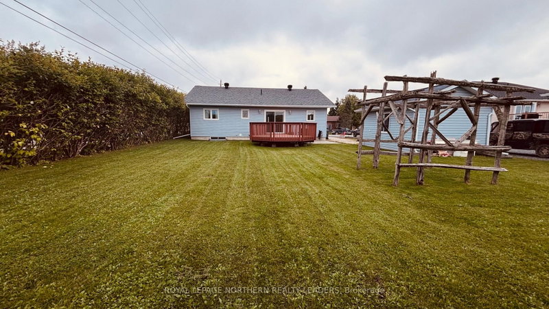 65 Connaught Ave S photo 4