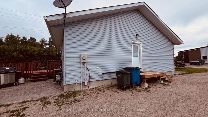 65 Connaught Ave S photo 5