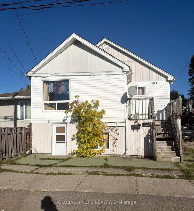 314 Birch St N photo 1