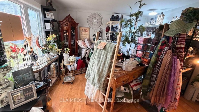 864 Riverside Dr photo 2