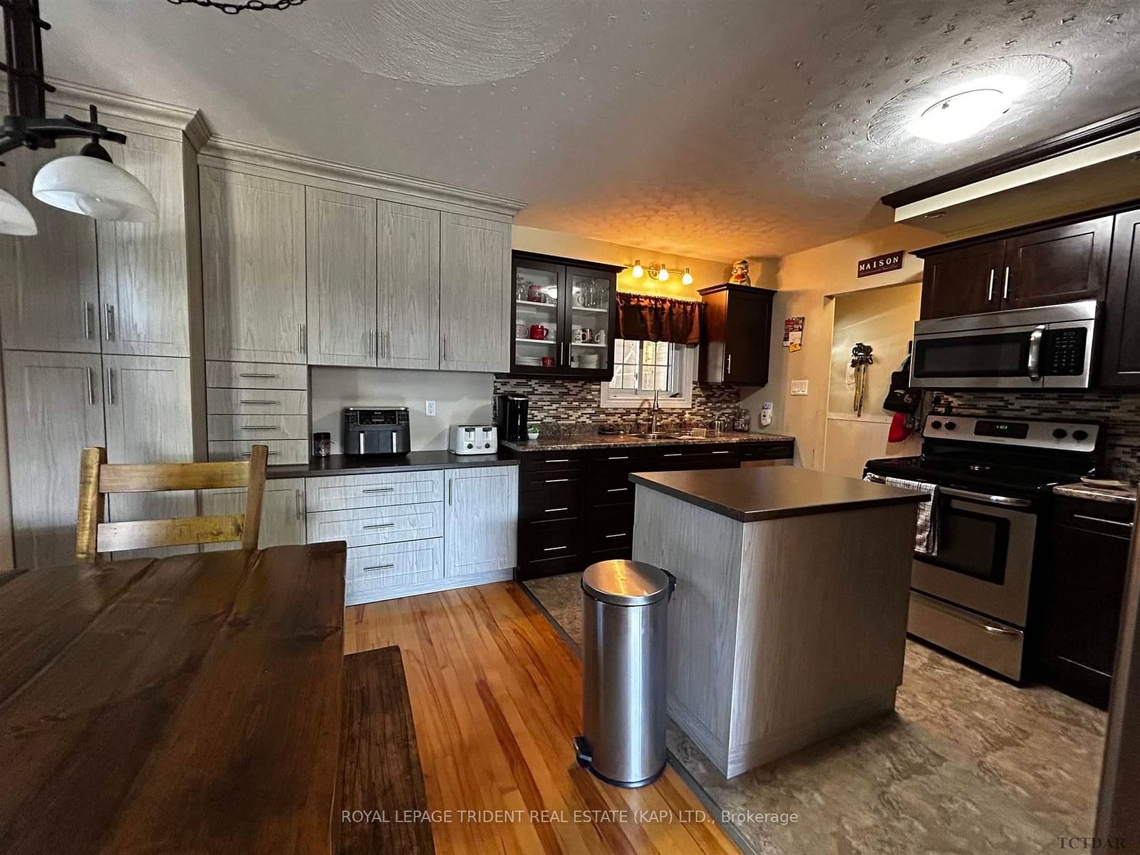 Listing Image 19