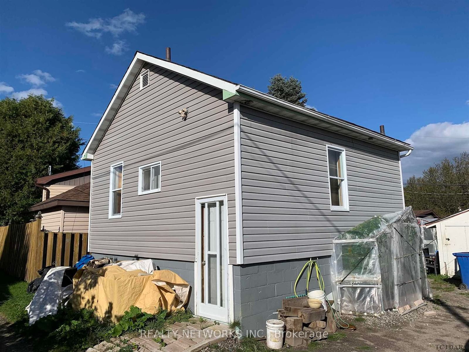 Listing photo 3