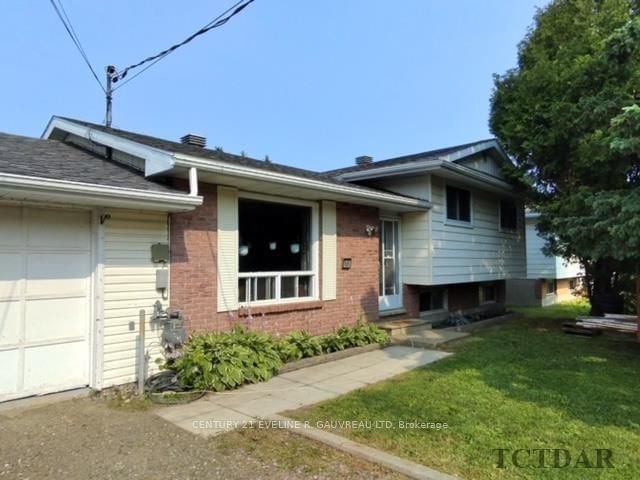 home for sale on 165 Carter Boulevard