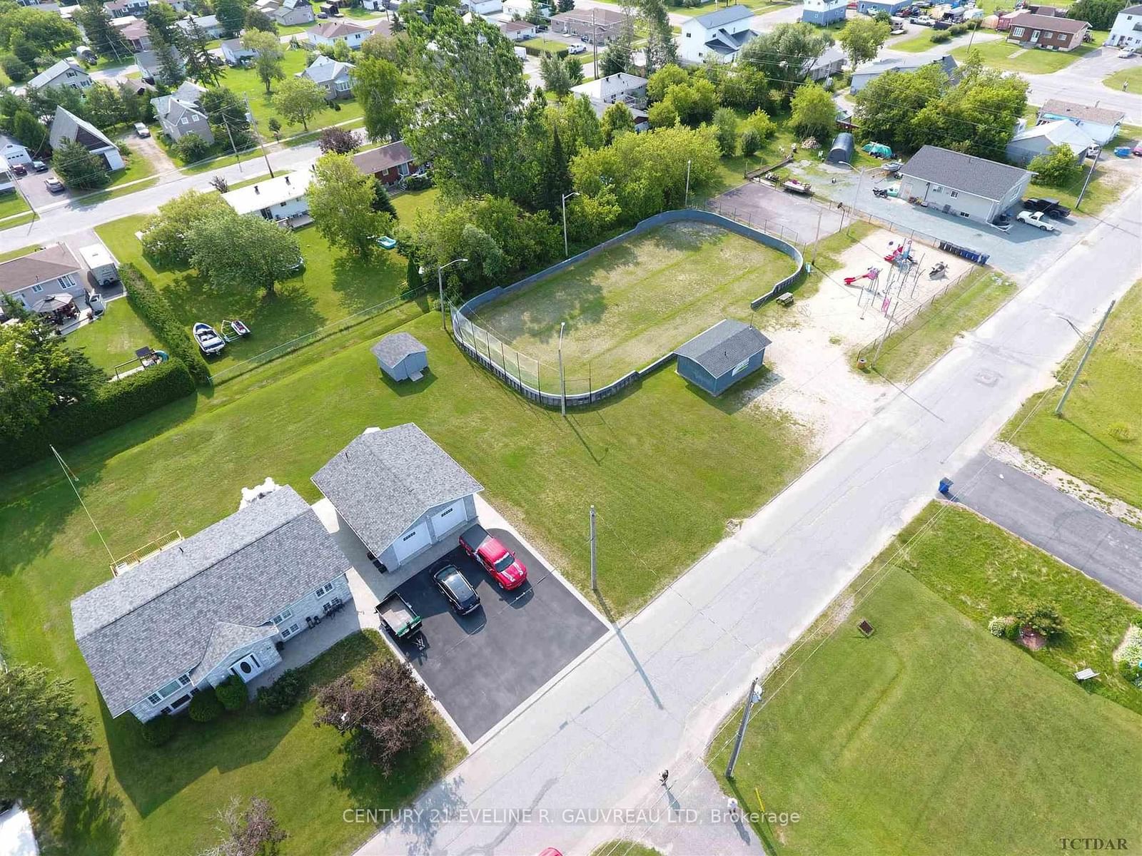Listing Image 4