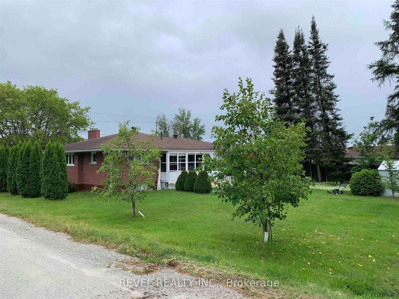 Listing Image 6