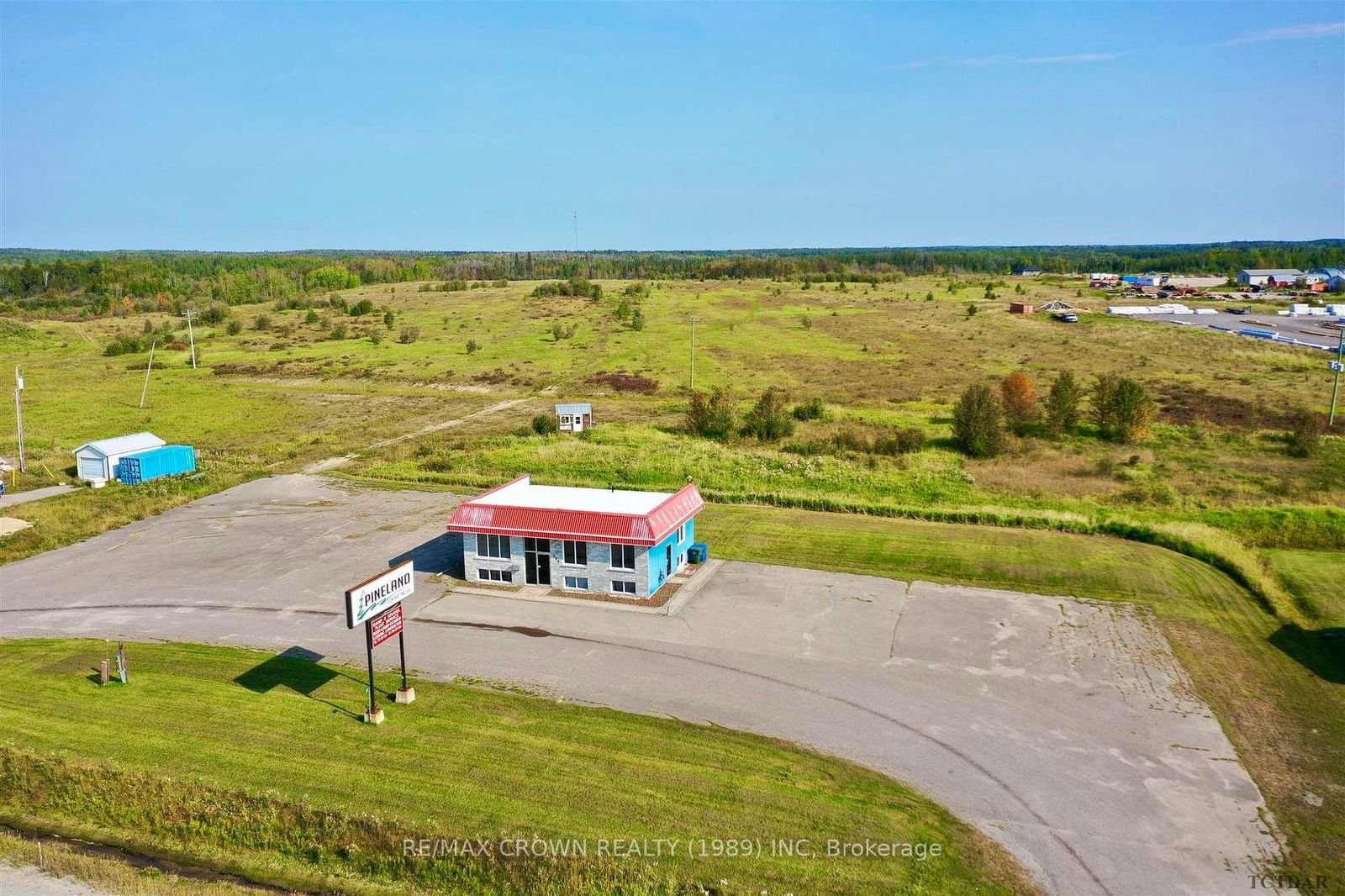 Building at 209 Highway 11, Moonbeam