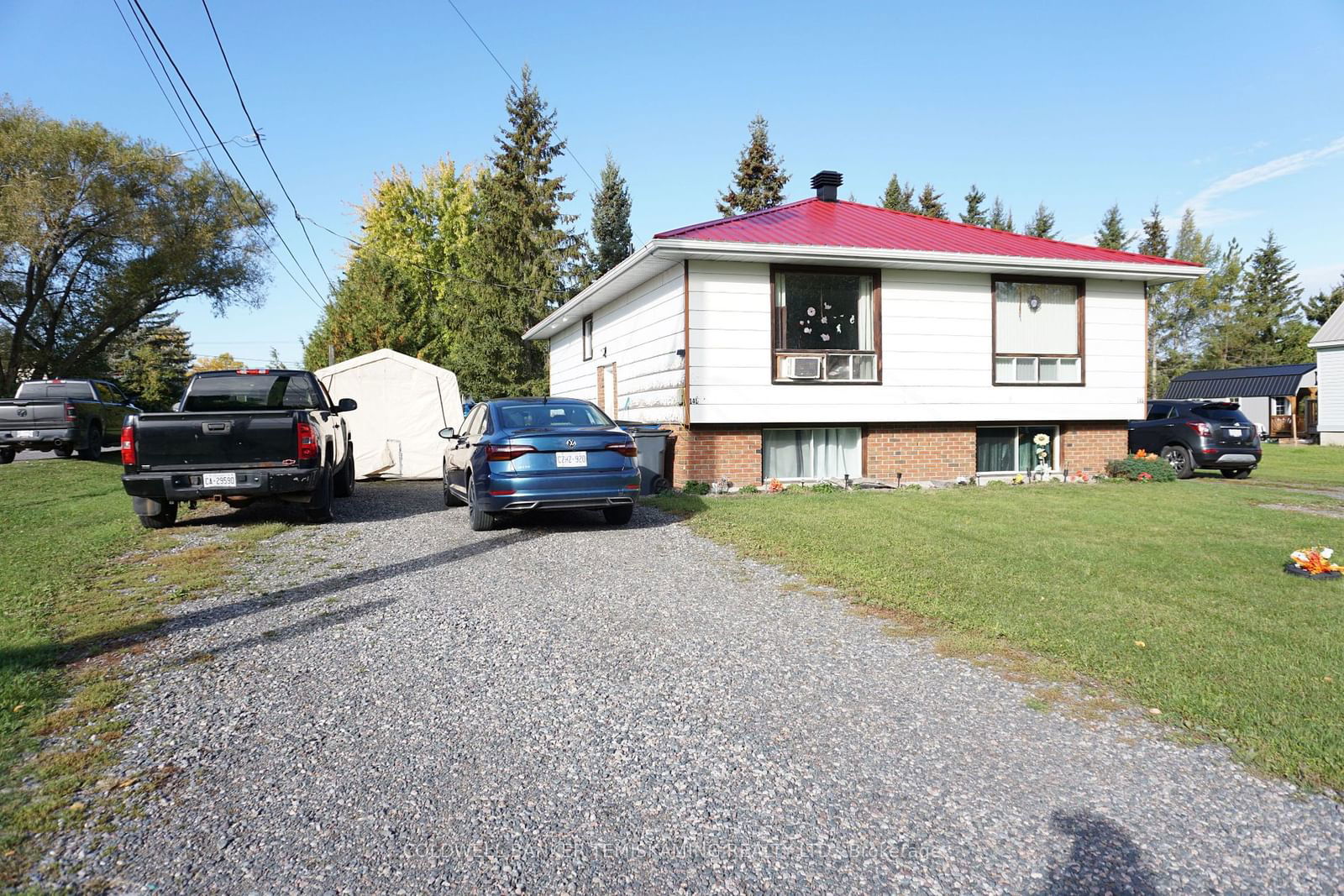 Semi-Detached House sold at 141 & 143 Station Street, Temiskaming Shores, Haileybury, P0J 1R0 - MLS: T9388317