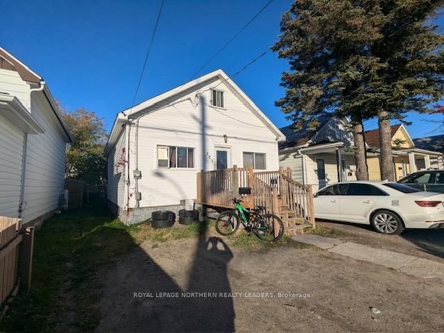 home for sale on 283 Maple Street S