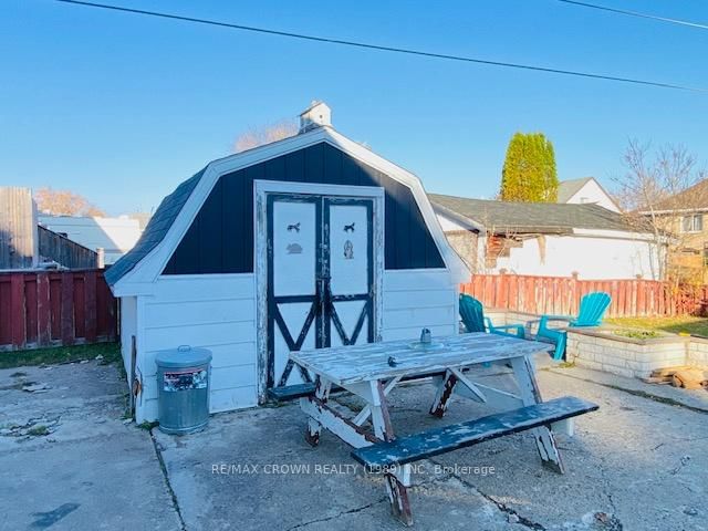 Listing Image 7