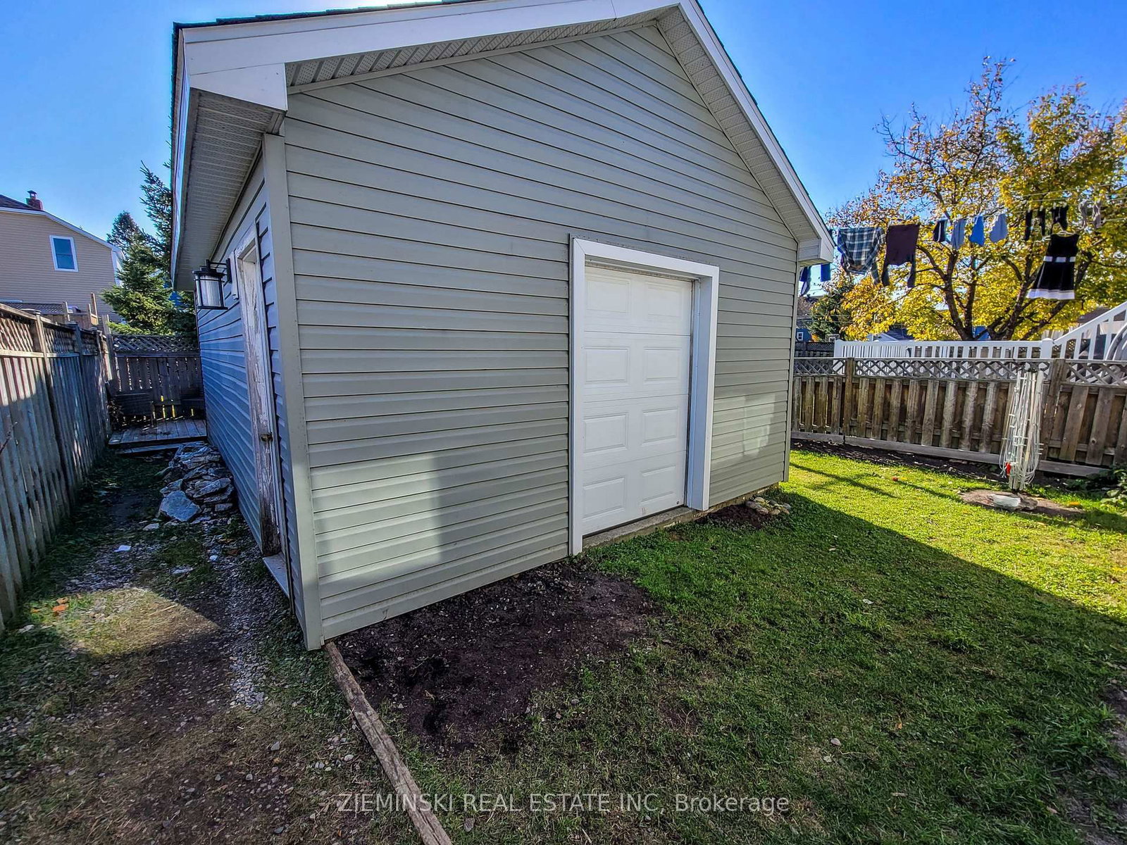 Listing Image 3