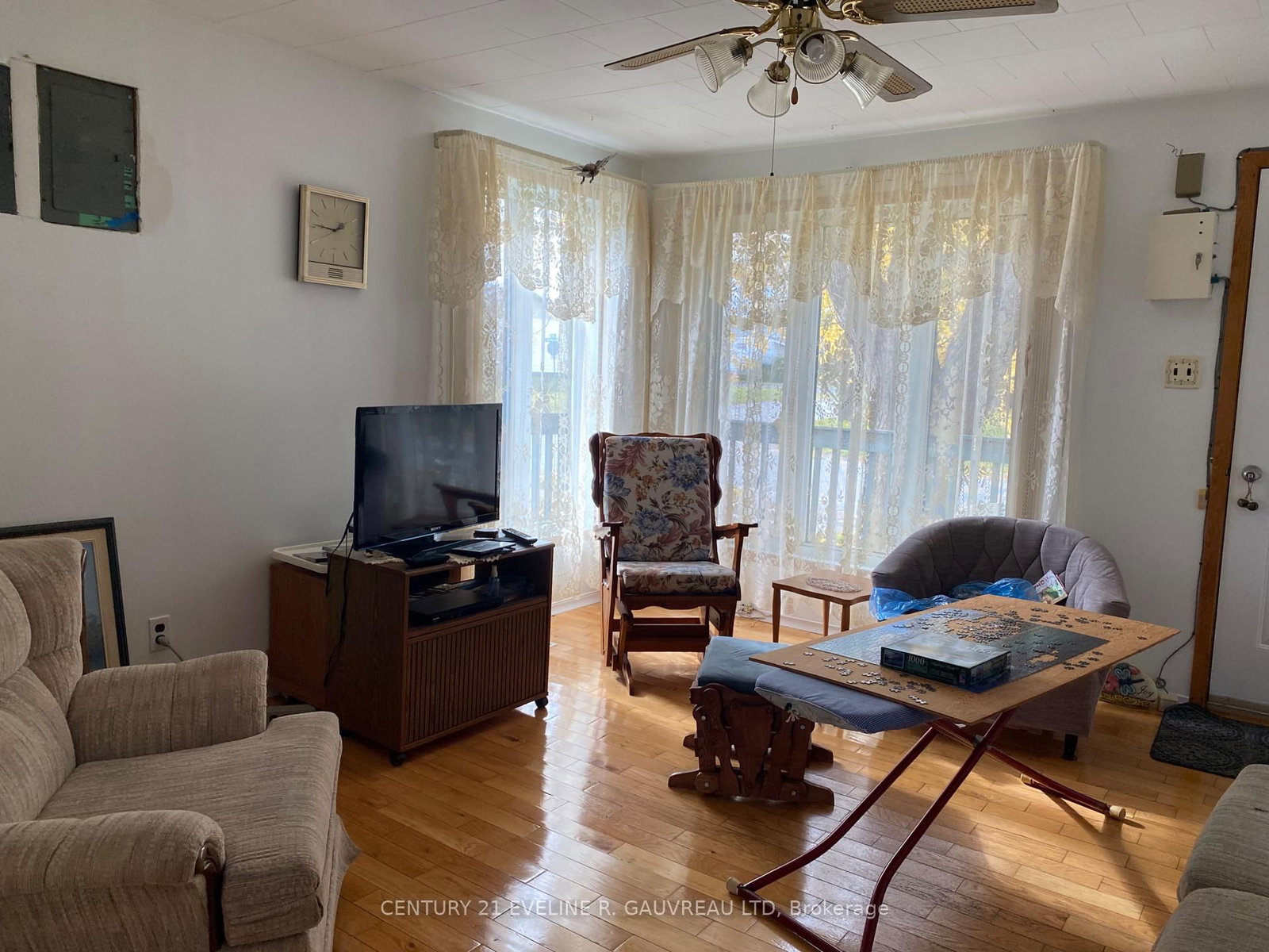 Listing Image 7