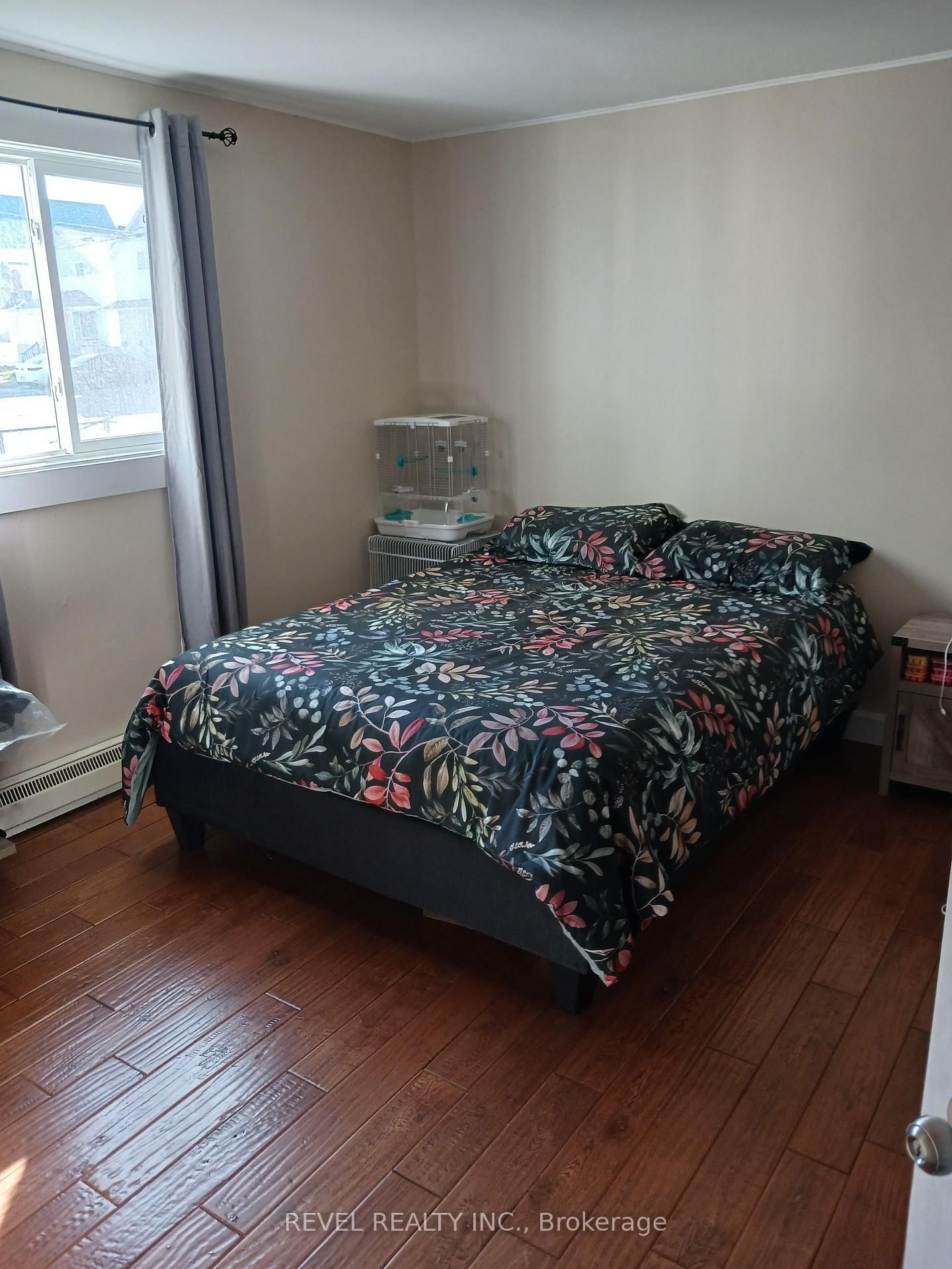 Listing Image 8