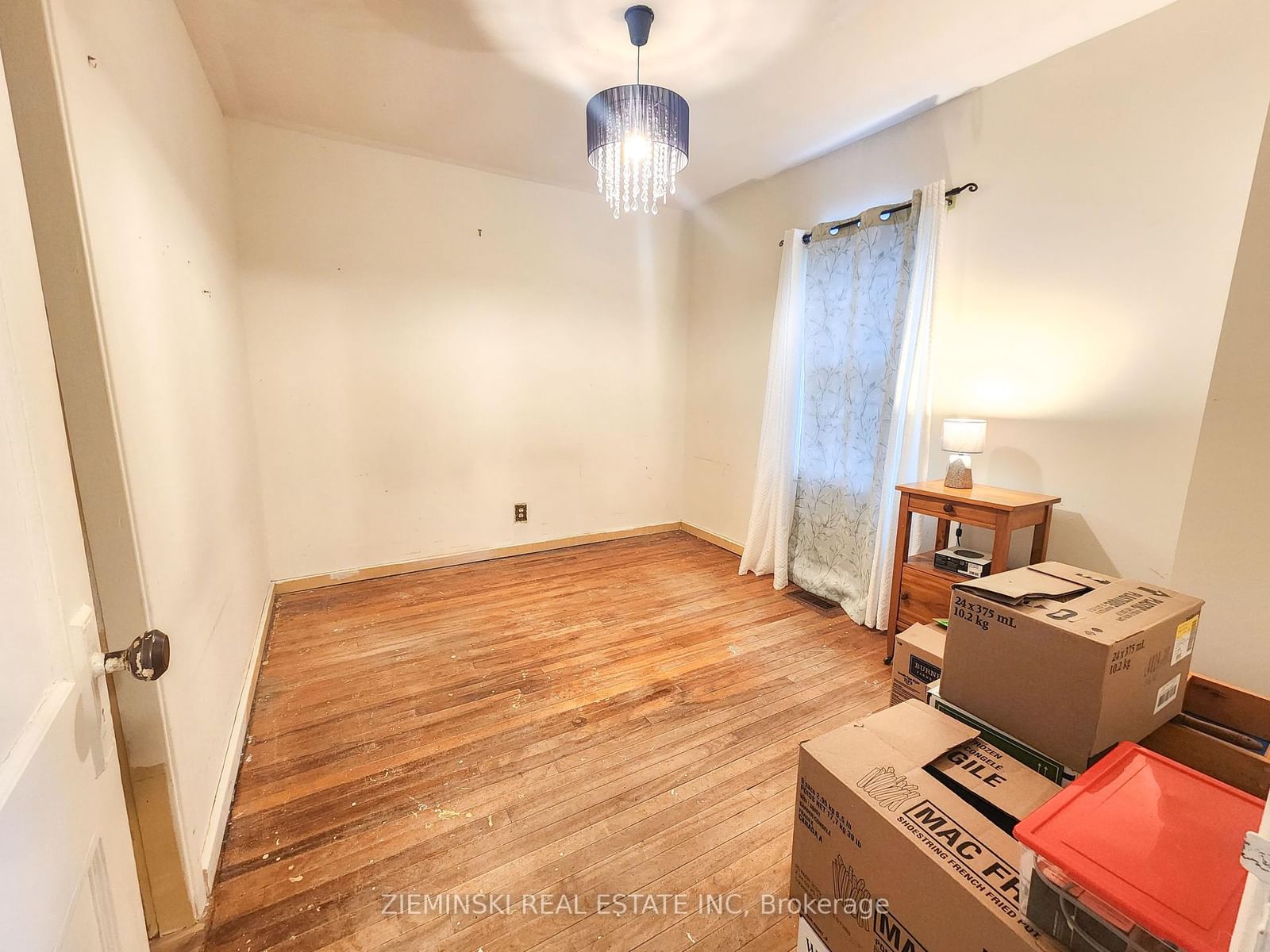 Listing Image 5