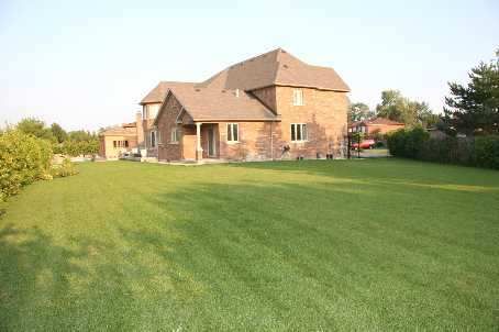 2489 Olinda Crt, Mississauga, L5C4P5 | Image 3