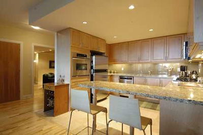 Unit 607 — 383 Ellis Park Rd, Toronto - High Park-Swansea image-0-2