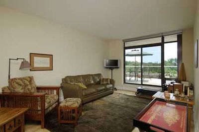 Unit 607 — 383 Ellis Park Rd, Toronto - High Park-Swansea image-0-3