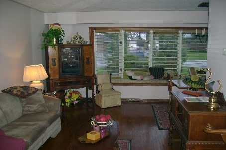 215 Zina St, Orangeville, L9W1E9 | Image 2