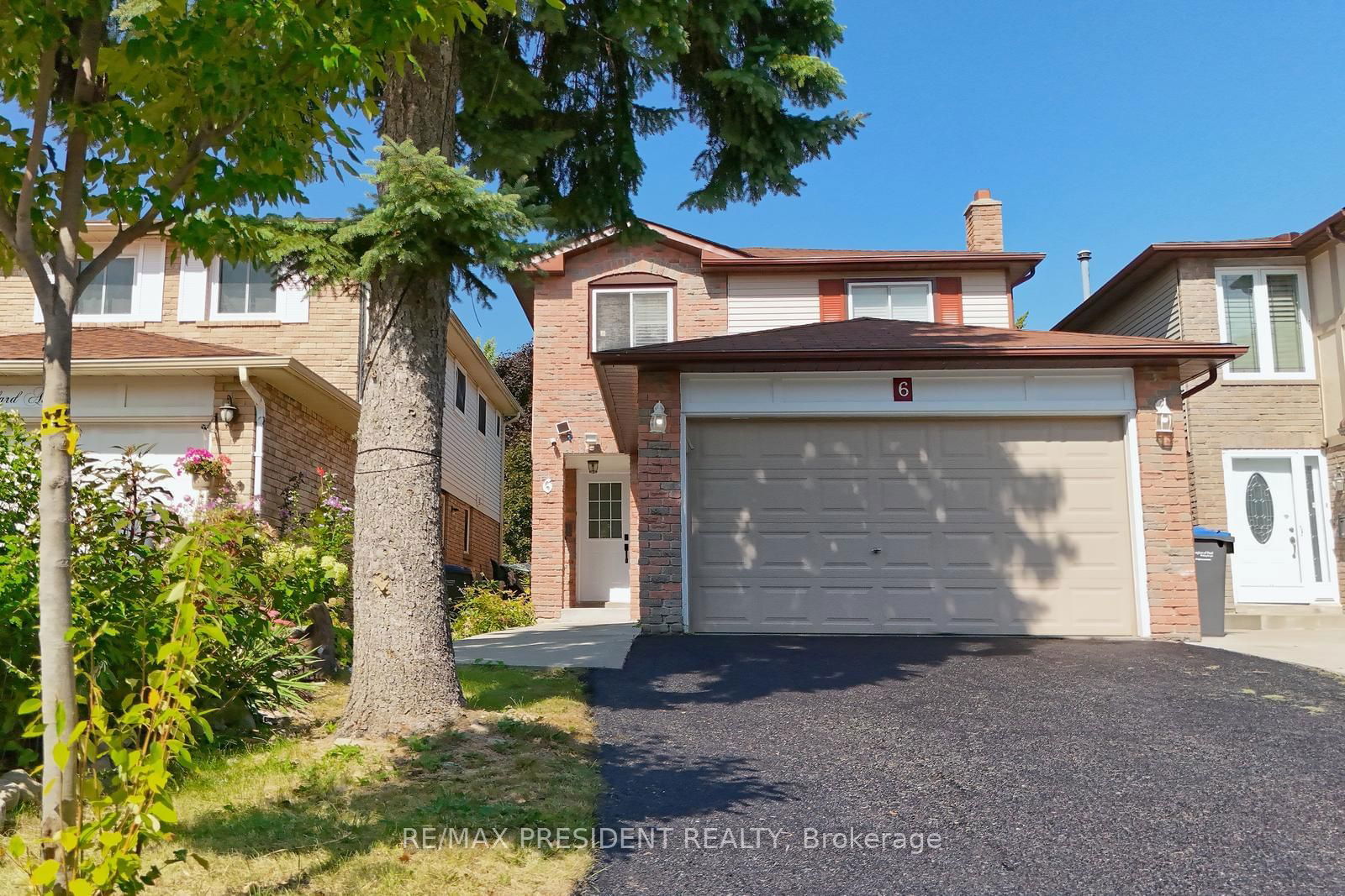 Building in 6 Abelard Avenue