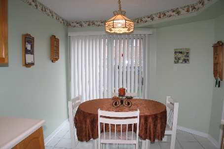 3927 Rippleton Lane, Mississauga, L5N6Z8 | Image 3