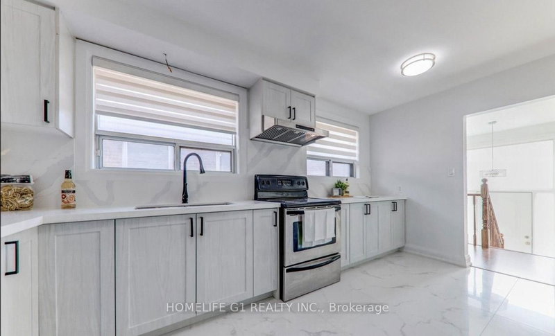 12 Primula Cres, Toronto, M9L 1K1 | Image 2