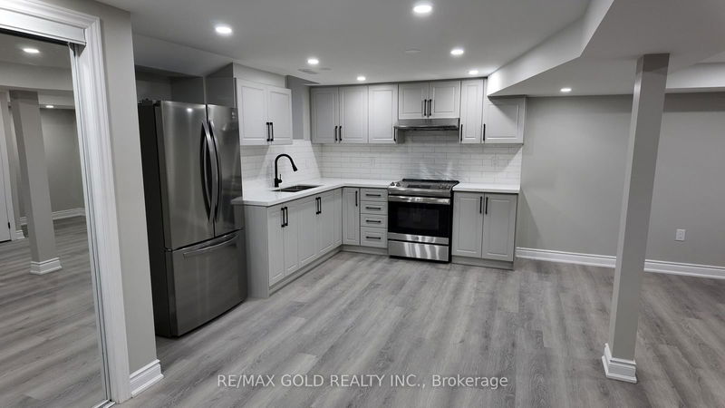 home for lease on 20 Hall Crescent