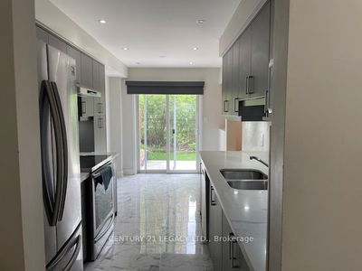 Unit 27 — 10 Cherrytree Dr, Brampton - Fletcher's Creek South image-0-2