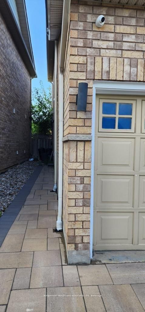 76 Sewells Lane, Brampton - Fletcher's Meadow image-0-0