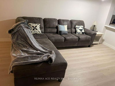 Unit 712 — 300 Webb Dr, Mississauga - City Centre image-0-2