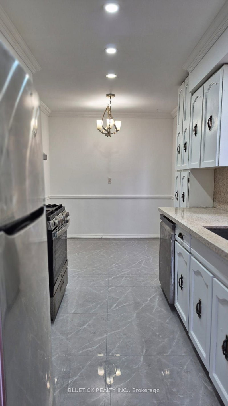 192 Simmons Blvd, Brampton, L6V 3W4 | Image 3