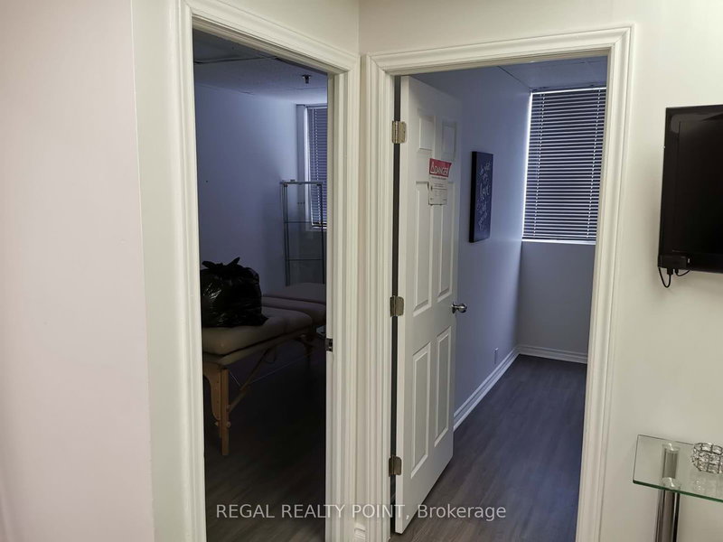 204 - 2428 Islington Ave, Toronto, M9W 3X8 | Image 2