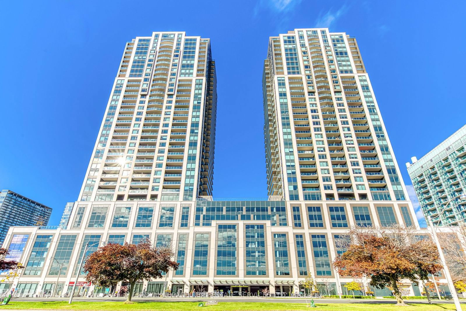 Building at 1926 Lake Shore Boulevard, Toronto, High Park-Swansea