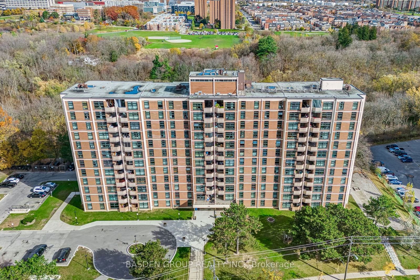 Building in 335 Driftwood Avenue