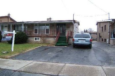 Semi-Detached House sold at 11 Daystrom Drive, Toronto, Ontario, M9M2A8 - Humbermede - MLS: W1040859