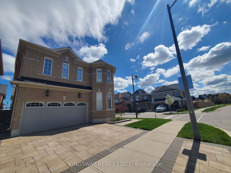 home for lease on 1450 Laurier Avenue