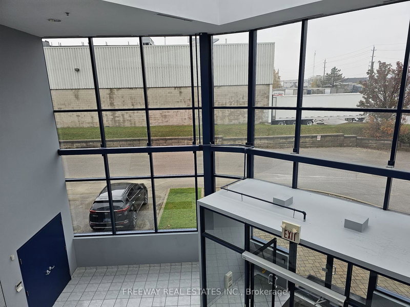 OptionA - 81 Todd Rd, Halton Hills, L7G 4R8 | Image 3