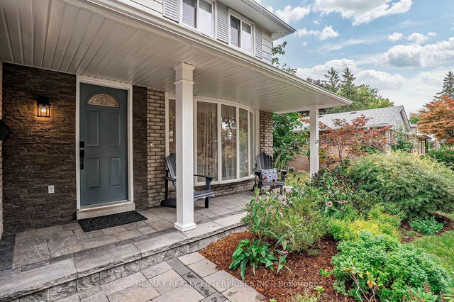 1825 Pattinson Crescent