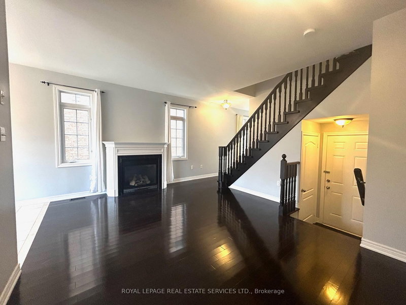 1285 Jezero Cres, Oakville, L6H 0B5 | Image 3