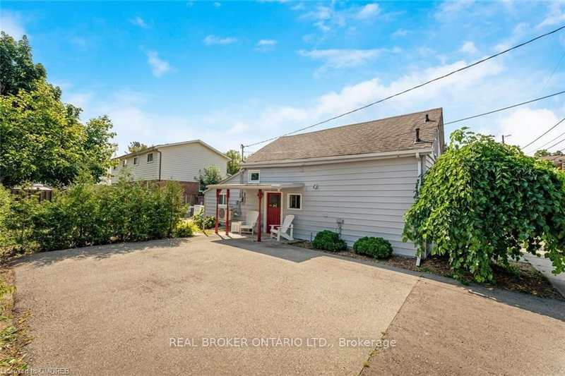 262 Pine St, Milton, L9T 1K5 | Image 2