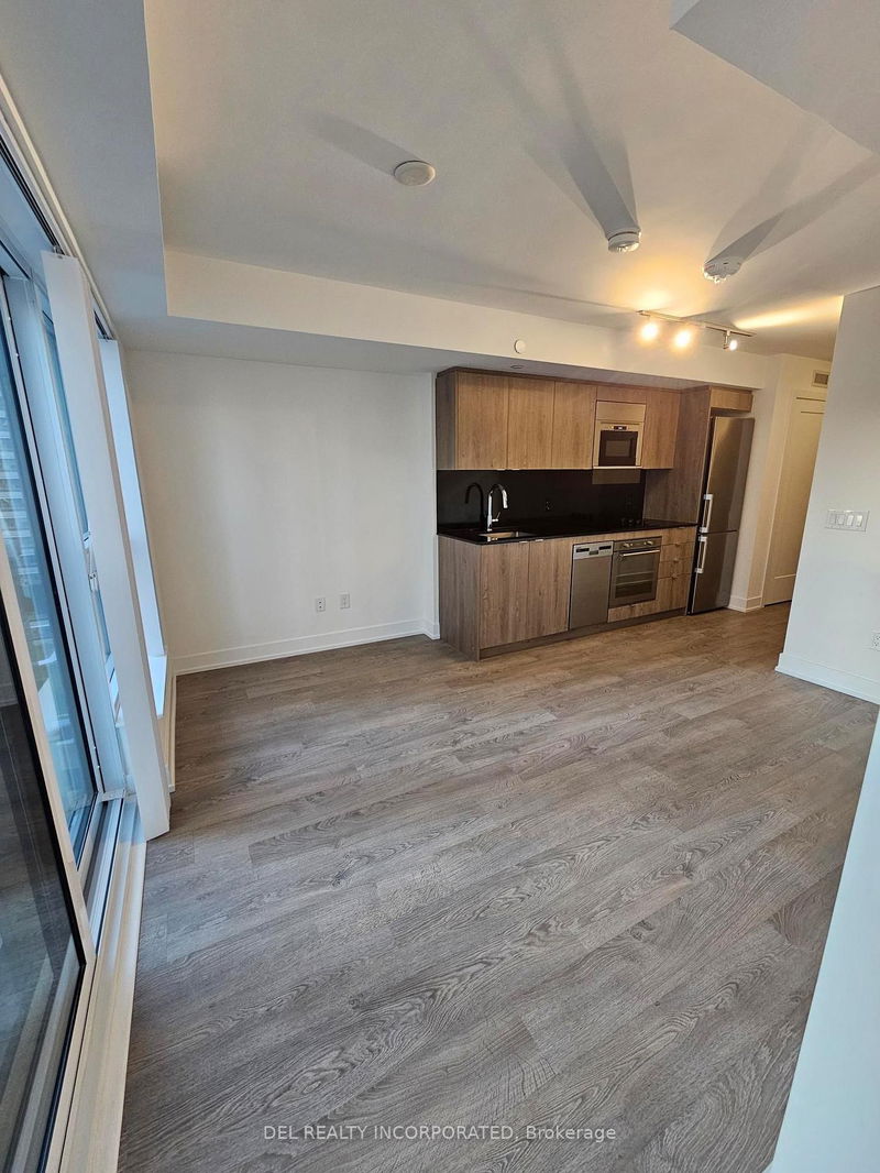 home for lease on 831-5 Mabelle Avenue